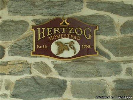 Hertzog Homestead Bed & Breakfast 2*