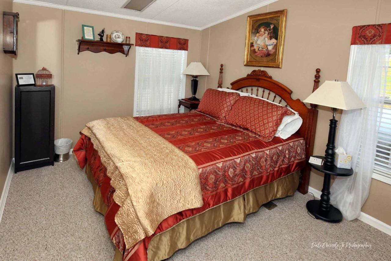Hertzog Homestead 2* Ephrata