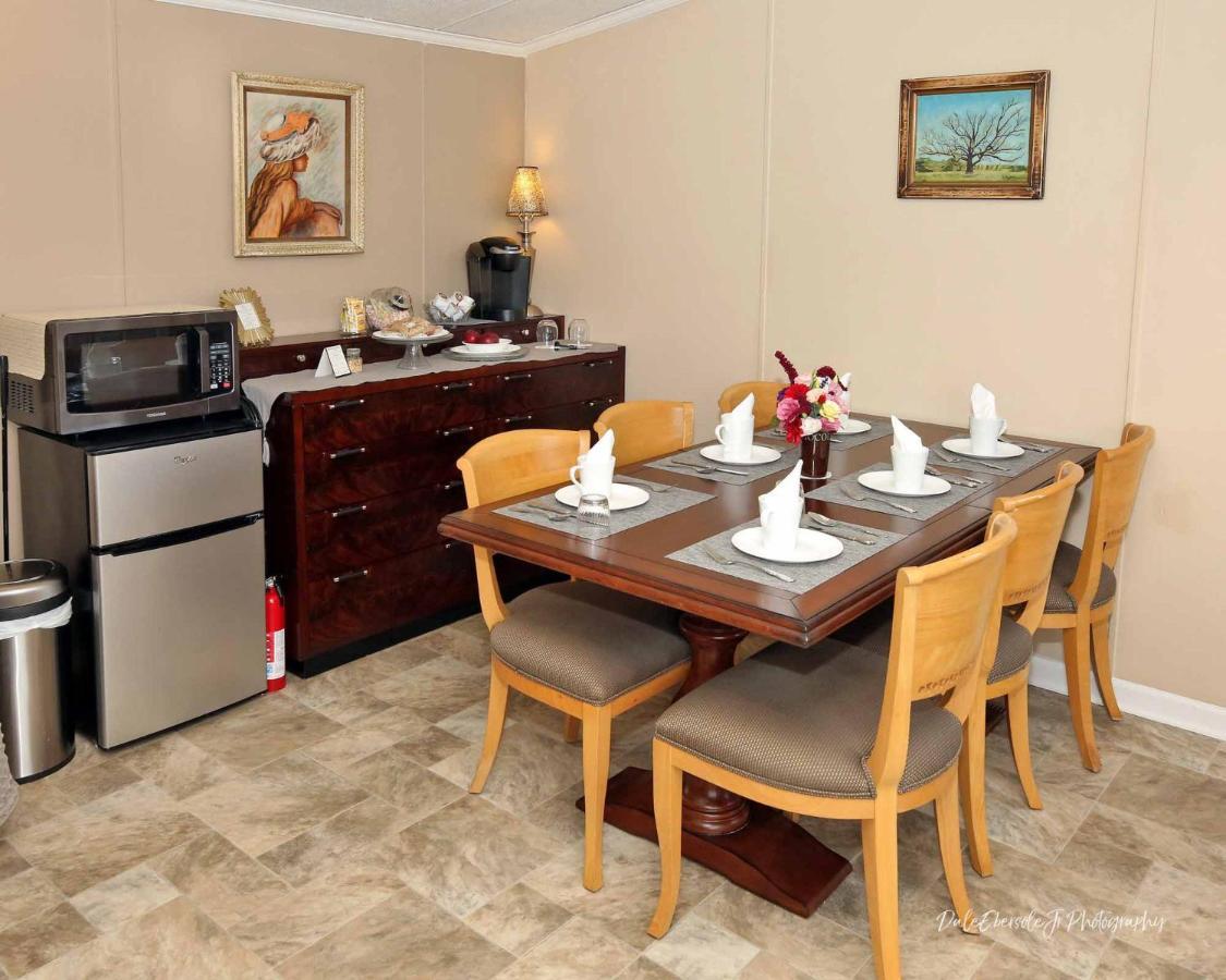 Hertzog Homestead Bed & Breakfast
